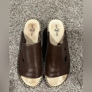 Duck Head Shelly Slide Wedge Slip In Leather Sandals in Mahogany Women’s ,size 8